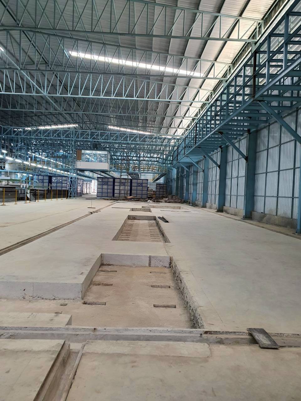 โครงสร้างแท่นiรับเครื่องจักร ภายในโรงงาน คอนกรีเสริมเหล็ก เสาเข็มเจาะ จังหวัดชลบุรี